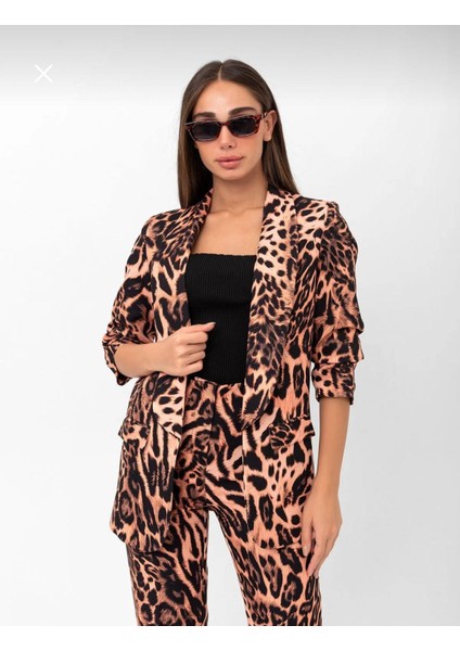 Leopar Desenli Blazer Ceket