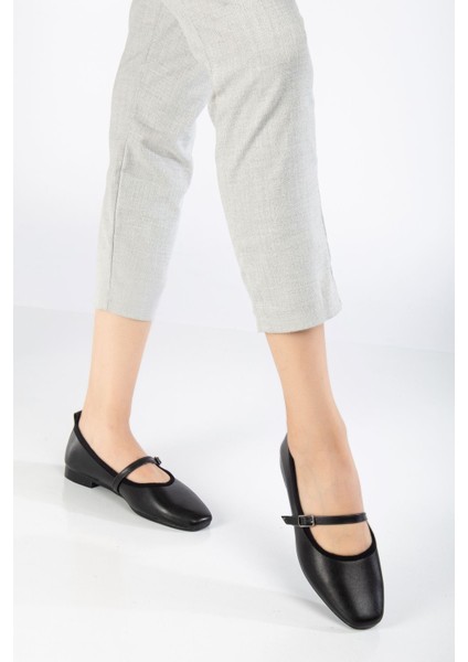 Trew Kadın Siyah Bantlı Kemerli Hafif Babet fırsatları