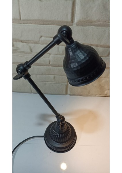 Enteresan Metal Tasarım Masa Lambası