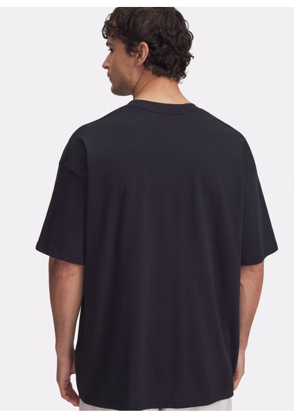 1390190-001 Ua M Hwt Hoops Hoopnoti Siyah Yuvarlak Yaka Loose Fit Baskılı Erkek T-Shirt