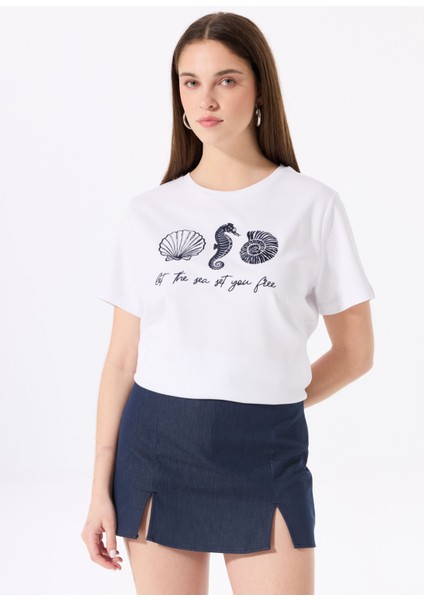 Bisiklet Yaka Nakışlı Kırık Beyaz Kadın T-Shirt F5SL-TST0252 modelleri
