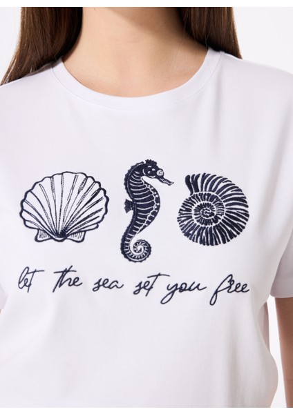 Bisiklet Yaka Nakışlı Kırık Beyaz Kadın T-Shirt F5SL-TST0252 fırsatları