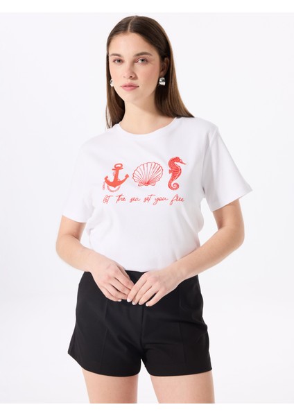 Bisiklet Yaka Nakışlı Kırık Beyaz Kadın T-Shirt F5SL-TST0253 modelleri