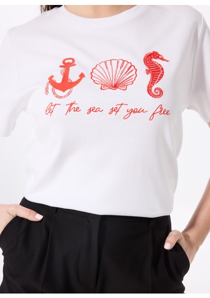 Bisiklet Yaka Nakışlı Kırık Beyaz Kadın T-Shirt F5SL-TST0253 fırsatları