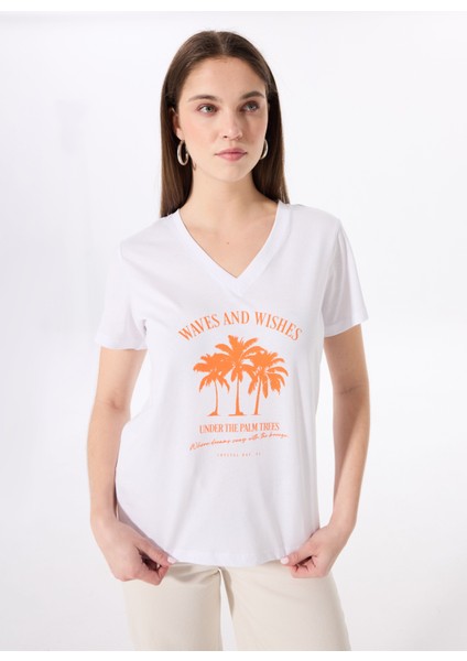 V Yaka Baskılı Beyaz Kadın T-Shirt F5SL-TST0447