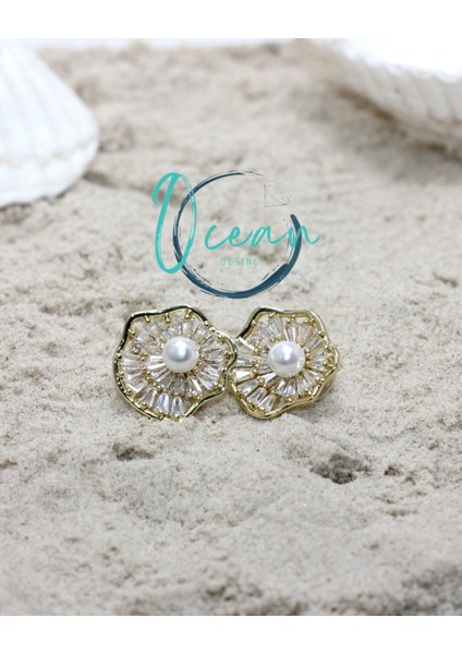 Pirinç Gold Renk Zirkon Taşlı Çiçek Model Inci Detay Kadın Küpe fırsatları