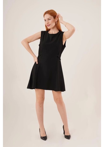 Yanları Zincir Detaylı Sıfır Kol Siyah Mini Elbise fiyatları