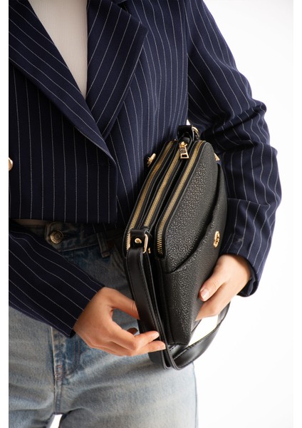 Kadın Ayarlanabilir Çapraz Askılı 4 Bölmeli ve Metal Fermuarlı Omuz Çantası