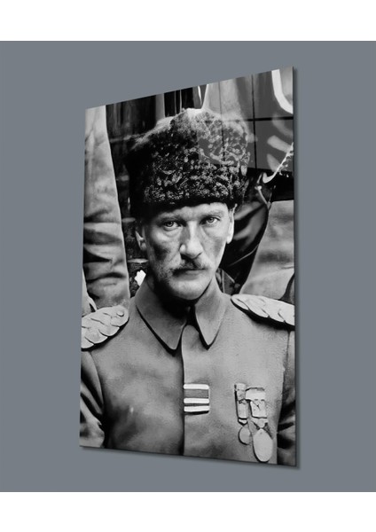 Siyah Beyaz Üniformalı Atatürk Cam Tablo, Uv Baskılı ve Temperli, Hediyelik