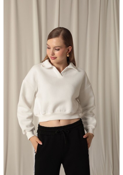 Üç Iplik Patlı Yakalı Kısa Kadın Ekru Sweat modelleri