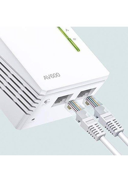Wlan Powerline Adaptör Seti TL-WPA4220 Kit (Wlan 300 Mbit/s, AV600 Powerline, Wifi Clone, 3 Lan Bağlantı Noktası, Tak ve Çalıştır, Tüm Powerline Adaptörleriyle Uyumlu, Akış Için Ideal) Beyaz