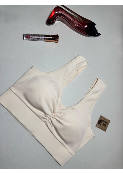 Kadın Sırt Detaylı Slim Fit U Yaka Pedli Spor Bra/ Spor Büstiyer modelleri