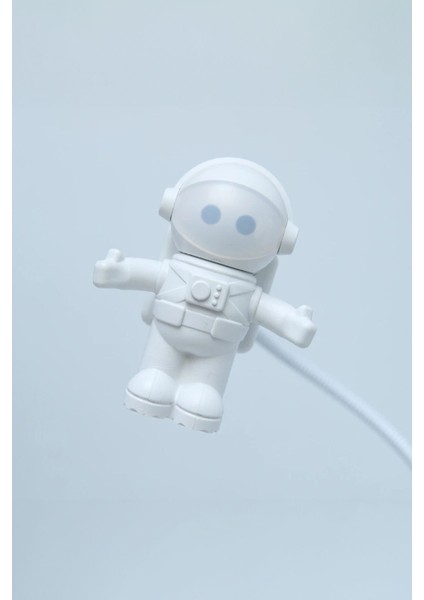 Astronot Şeklinde USB Gece Lambası Beyaz Ayarlanabilir Başlıklı USB Güç Alır