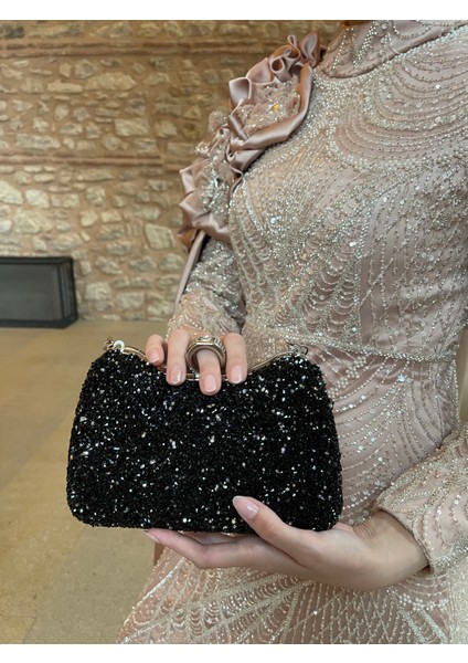 Kadın Taşlı Parmak Yüzük Detaylı Abiye Çanta fırsatları