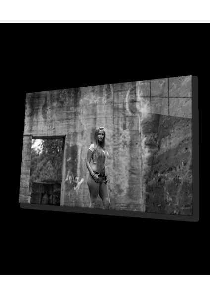 - Siyah Beyaz Insan Fotoğrafları Kadın Cam Tablo