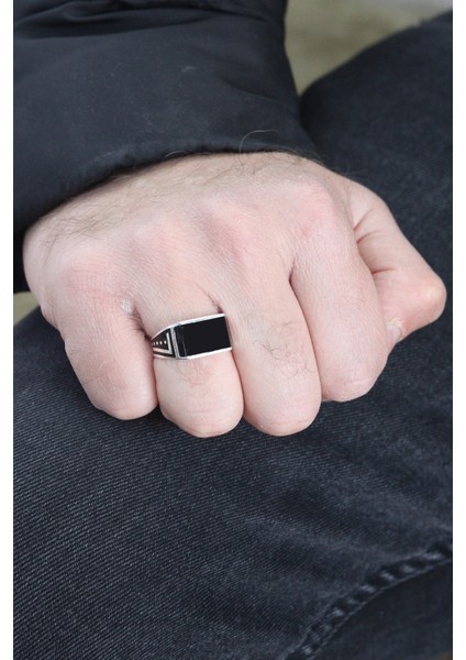 Siyah Mineli Nokta Desenli 925 Ayar Gümüş Erkek Yüzük 201023879