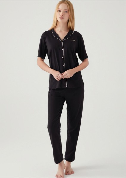 Kadın Siyah Pamuklu Modal Boydan Patlı Kısa Kol Kutulu Pijama Takımı Q8.u.8o.k2.k.a6.p.c