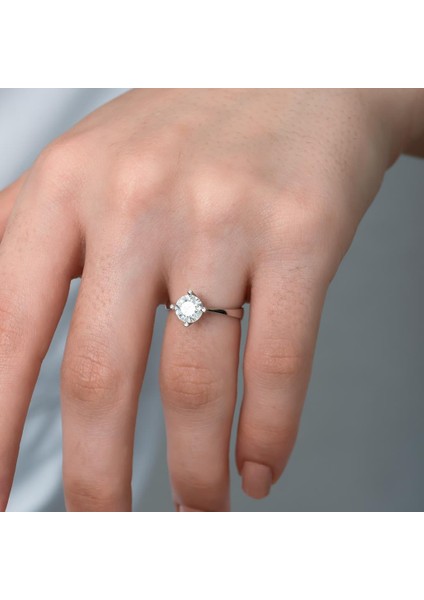 Swarovski Taşlı Gümüş Tektaş Yüzük