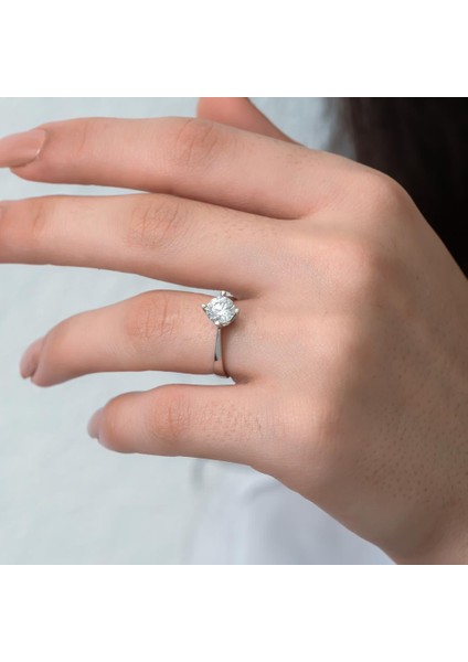 Swarovski Taşlı Gümüş Tektaş Yüzük