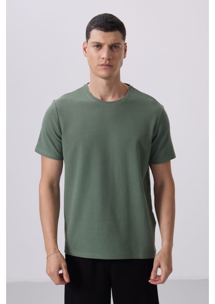 Yeşil Yüzeyi Dokulu Rahat Form Basic Erkek T-Shirt - 88436