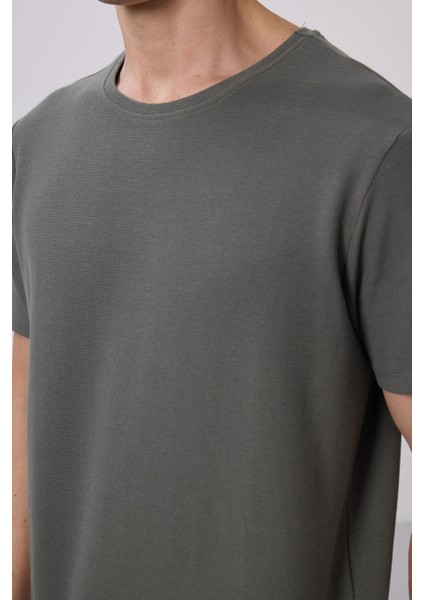 Haki Yüzeyi Dokulu Rahat Form Basic Erkek T-Shirt - 88436
