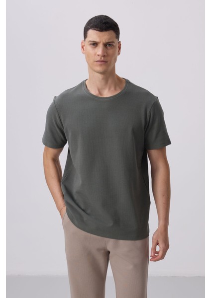 Haki Yüzeyi Dokulu Rahat Form Basic Erkek T-Shirt - 88436
