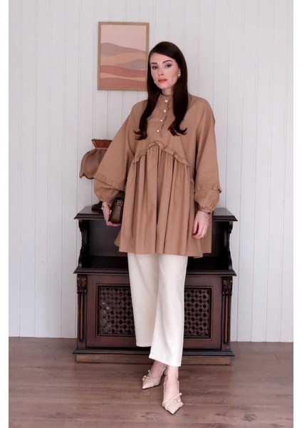 Karamel Inci Detaylı Robalı Tunik & Krem Boru Paça Pantolon Takım
