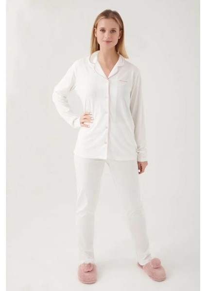 Kadın Krem Pamuklu Modal Boydan Patlı Kutulu Pijama Takımı Q8.u.8o.k2.k.a8.p.c