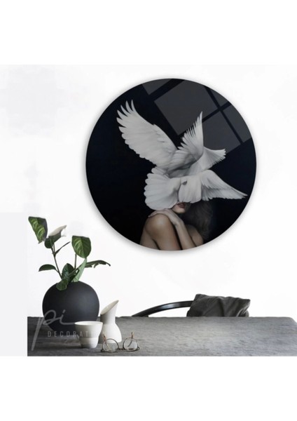 Kadın ve Güvercin Yuvarlak Cam Tablo