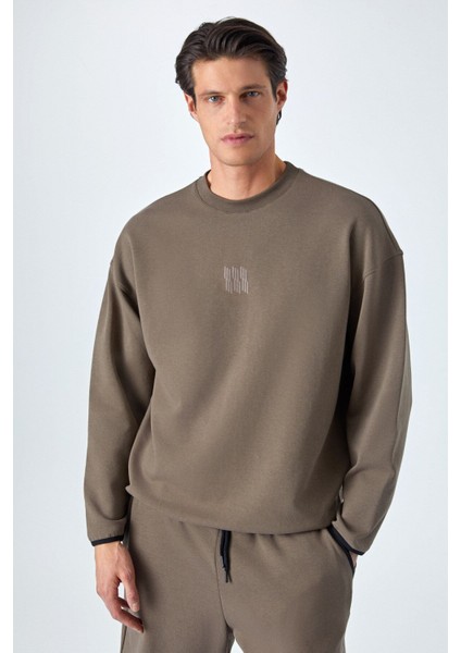 PLEMON Erkek Bisiklet Yaka Uzun Kol Baskı Detaylı Oversize Koyu Kahverengi Sweatshirt