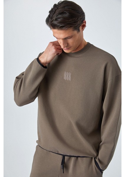 PLEMON Erkek Bisiklet Yaka Uzun Kol Baskı Detaylı Oversize Koyu Kahverengi Sweatshirt modelleri