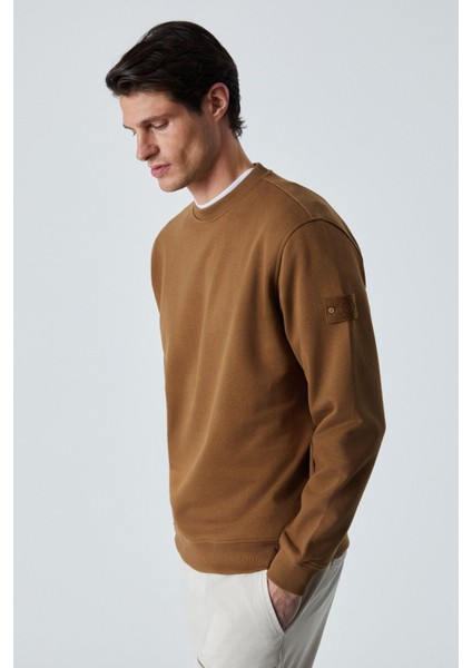 OLLIE Erkek Bisiklet Yaka Regular Uzun Kollu Nakış Detaylı Koyu Kahverengi Sweatshirt modelleri