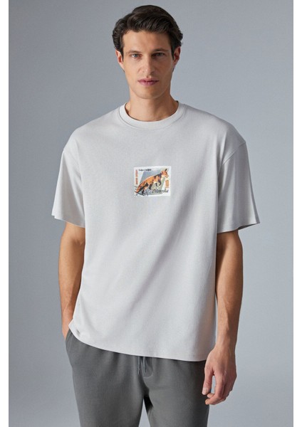 Mongolıa Erkek Baskı Detaylı Organik Pamuk Bisiklet Yaka Kısa Kol Comfort Bej T-Shirt