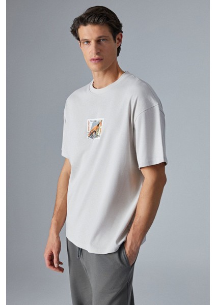 Mongolıa Erkek Baskı Detaylı Organik Pamuk Bisiklet Yaka Kısa Kol Comfort Bej T-Shirt