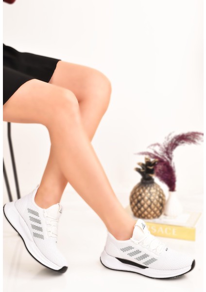 Kadın Yürüyüş ve Günlük Kullanım Spor Ayakkabı fiyatları