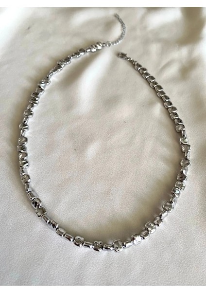 Silver Gümüş Rengi Kare Şekilli Kolye