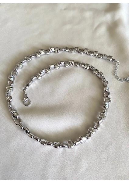 Silver Gümüş Rengi Kare Şekilli Kolye