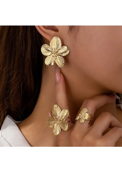 Gold Çiçek Detaylı Ayarlanabilir Iki Adet Yüzük Küpe Set