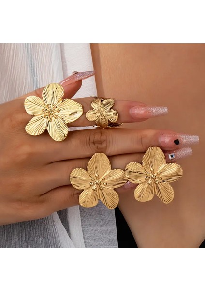 Gold Çiçek Detaylı Ayarlanabilir Iki Adet Yüzük Küpe Set modelleri