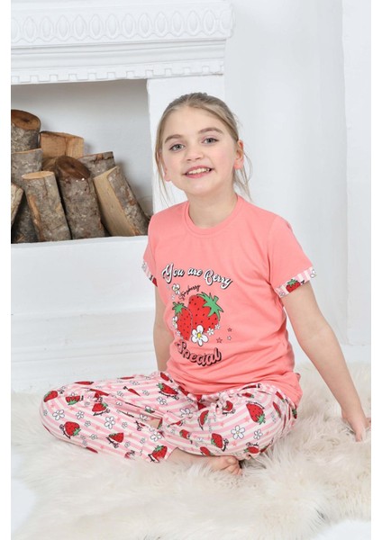 Pamuklu Çilek Desenli Kız Çocuk Pijama Takımı