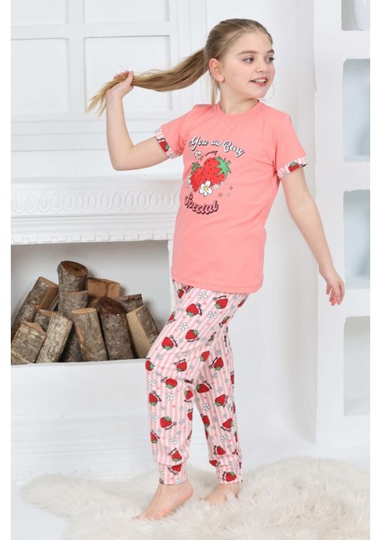 Pamuklu Çilek Desenli Kız Çocuk Pijama Takımı