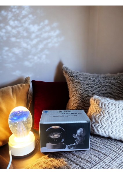 Ahşap Altlıklı Işıklı Küre