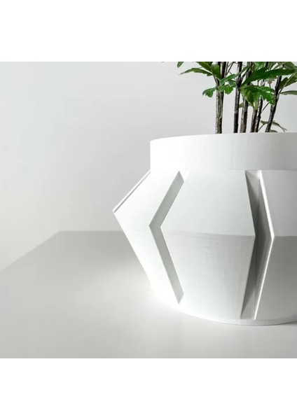 Çizgisel Boşluklu Tasarımlı Modern Beyaz Vazo