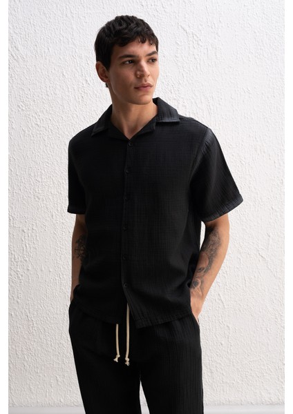 Kenar Efektli Siyah Gömlek