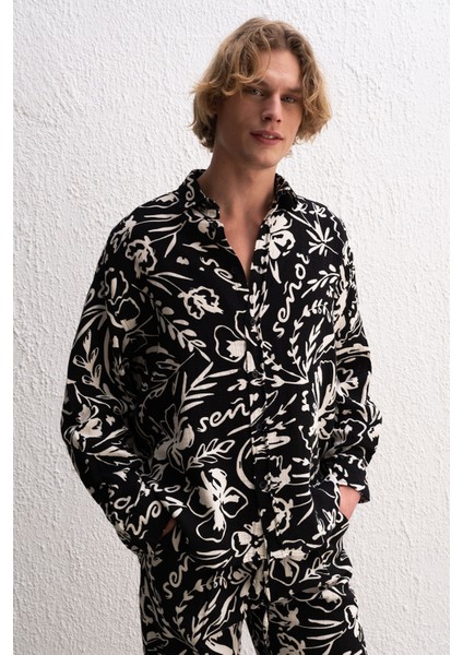Çiçek Desenli Siyah Gömlek