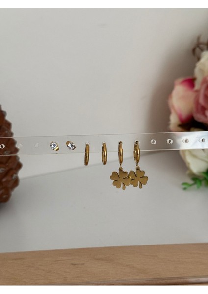 - Çoklu Yonca Detaylı Gold Küpe – Şans ve Zarafetin Ifadesi fiyatları