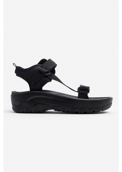 S-Step Siyah Çapraz Detay Cırtlı Kalın Taban Kadın Sandalet