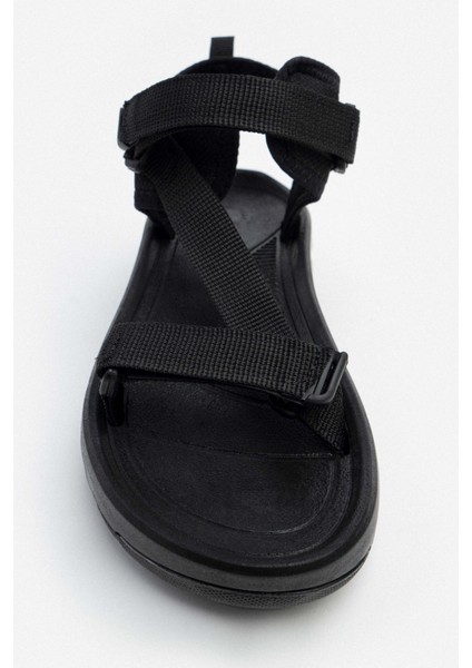 S-Step Siyah Çapraz Detay Cırtlı Kalın Taban Kadın Sandalet fırsatları