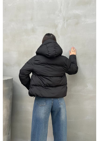 Kadın Kapüşonlu Cepli Kısa Şişme Mont indirimleri