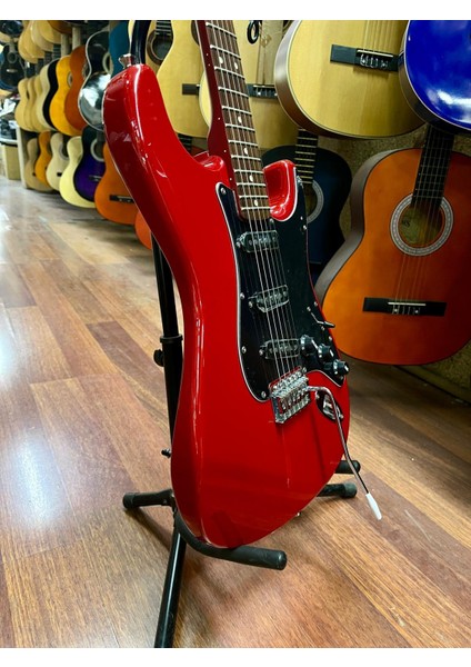 3 Sıngle Kırmızı Elektro Gitar-Kılıf Kablo Pena Dahil